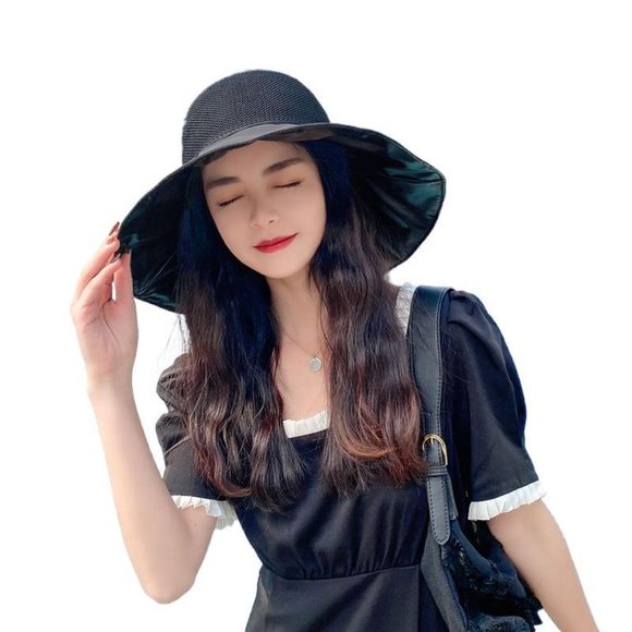 Ladies travel and play sun hats